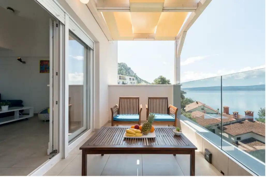 Apartments Mimac Omis Exterior photo